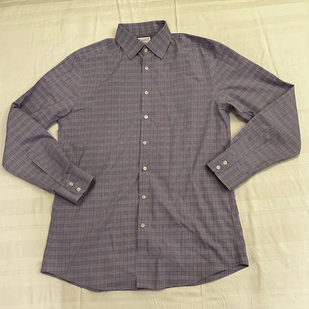 Charles Tyrwhitt men’s button- front shirt